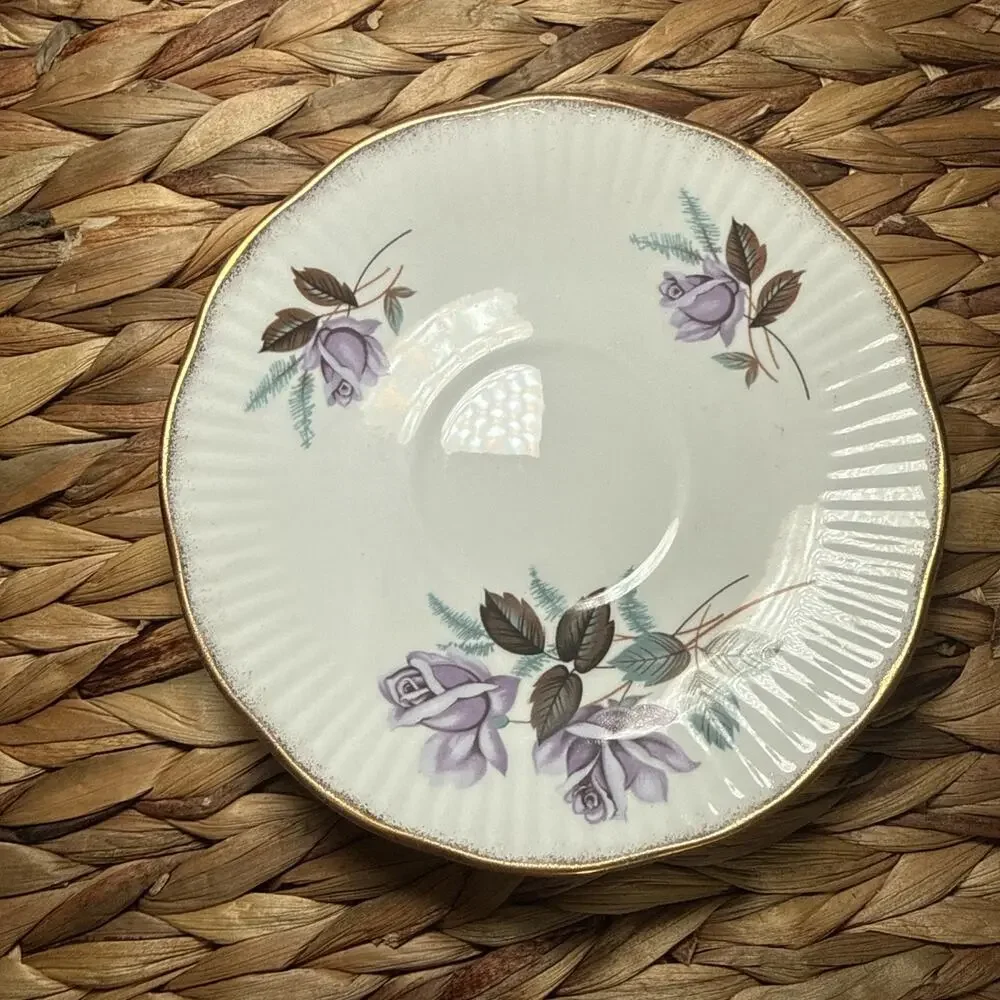Elizabethan Bone China England Purple Rose Ivory Teacup Saucer Gold Gilt Vintage